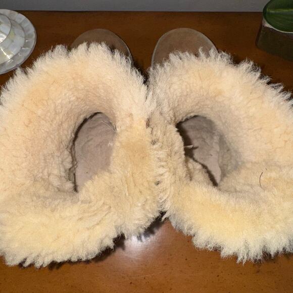 UGG Australia Classic Short Chestnut Shearling Boots – Size 10 US / 41 EU - Picture 5 of 8